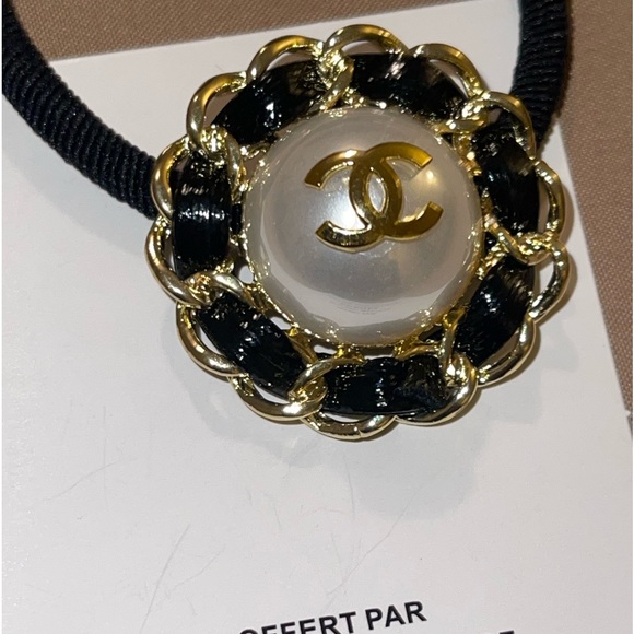 Chain Link Pearl Hair Tie - Picture 2 of 2